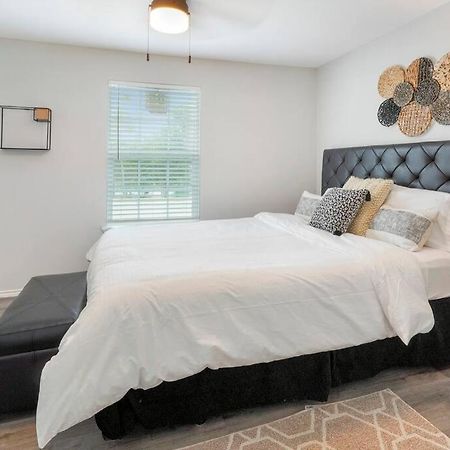 Cozy Two Bedroom Home Minutes From Downtown! Х'юстон Екстер'єр фото