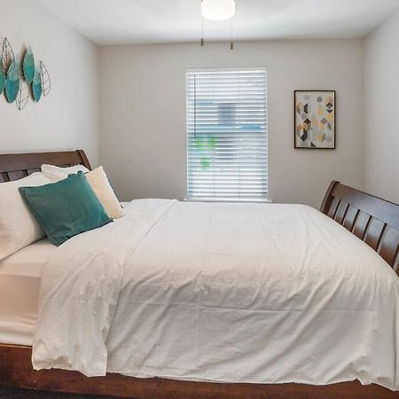 Cozy Two Bedroom Home Minutes From Downtown! Х'юстон Екстер'єр фото