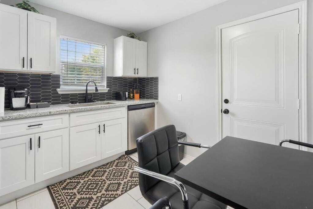 Cozy Two Bedroom Home Minutes From Downtown! Х'юстон Екстер'єр фото