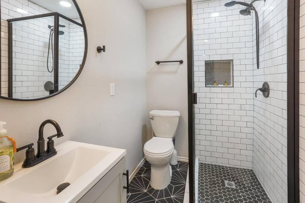 Cozy Two Bedroom Home Minutes From Downtown! Х'юстон Екстер'єр фото